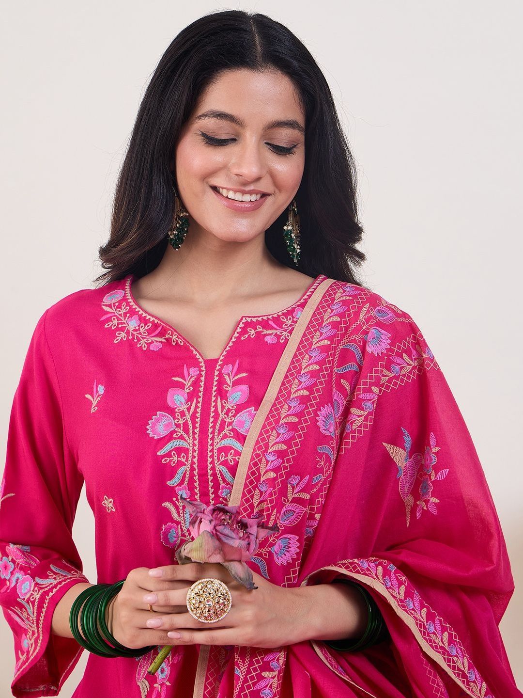 Floral Embroidered Regular Thread Work Kurta With Trousers & Dupatta