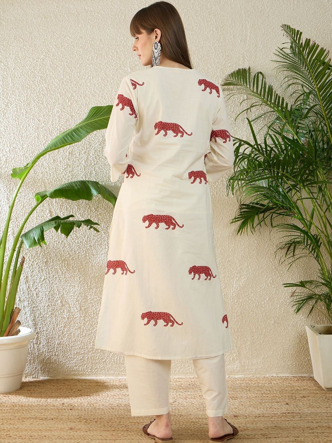 Dhiyona IE Printed V-Neck Three-Quarter Sleeves Pure Cotton Tunic And Trousers