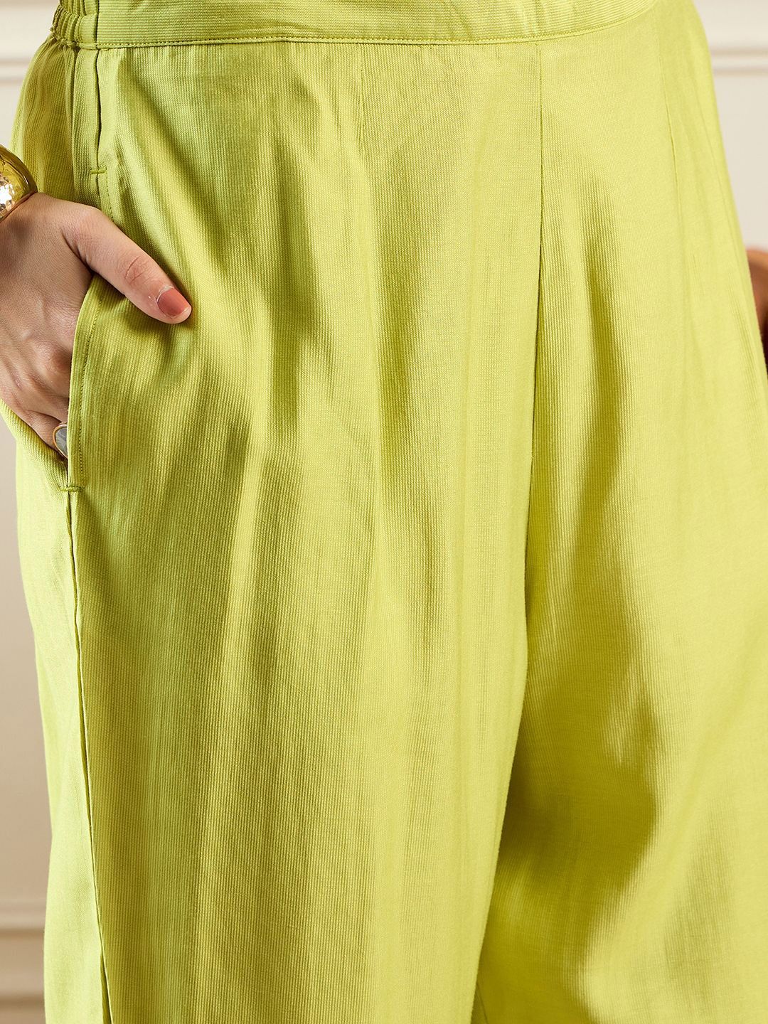 Indyancart IE Geometric Embroidered Thread Work Liva Straight Kurta With Trousers & Dupatta
