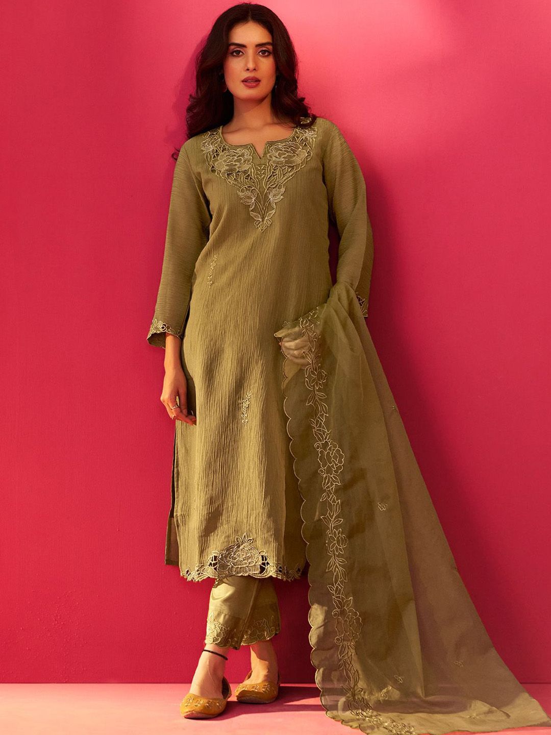 Women Floral Embroidered Kurta with Trousers & Dupatta