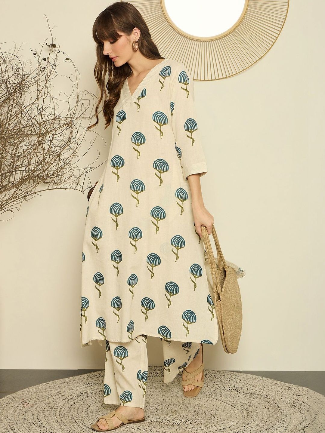 Women Floral Printed Regular Thread Work Kurta with Palazzos