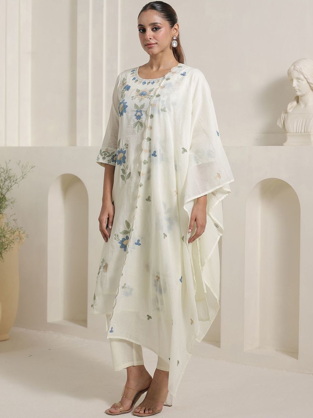 Women Floral Embroidered Thread Work Pure Cotton Kurta with Trousers & Dupatta