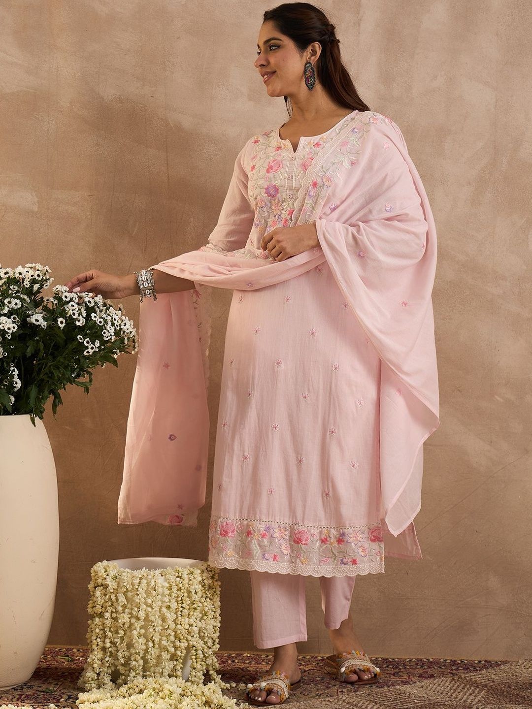 Women Floral Embroidered Thread Work Pure Cotton Kurta with Trousers & Dupatta