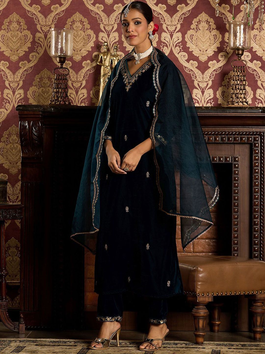 Indyancart IE Ethnic Motifs Embroidered Yoke Design Zari Liva Kurta With Trousers & Dupatta