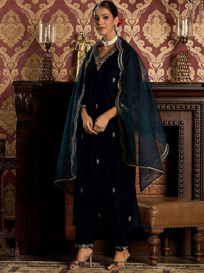 Indyancart IE Ethnic Motifs Embroidered Yoke Design Zari Liva Kurta With Trousers & Dupatta
