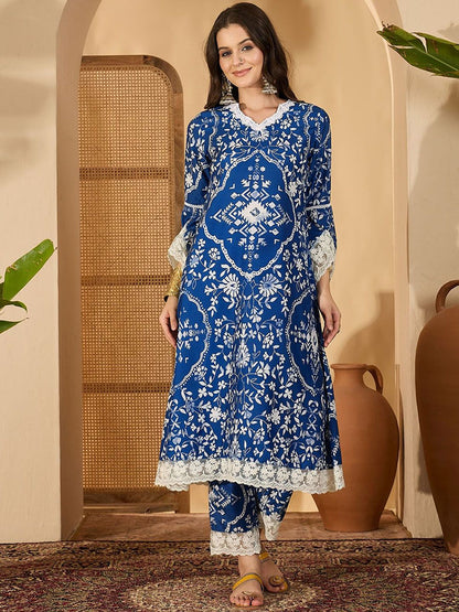 Indyancart SN Women's Floral Printed V-Neck Straight A-Line Kurta With Trousers And Dupatta