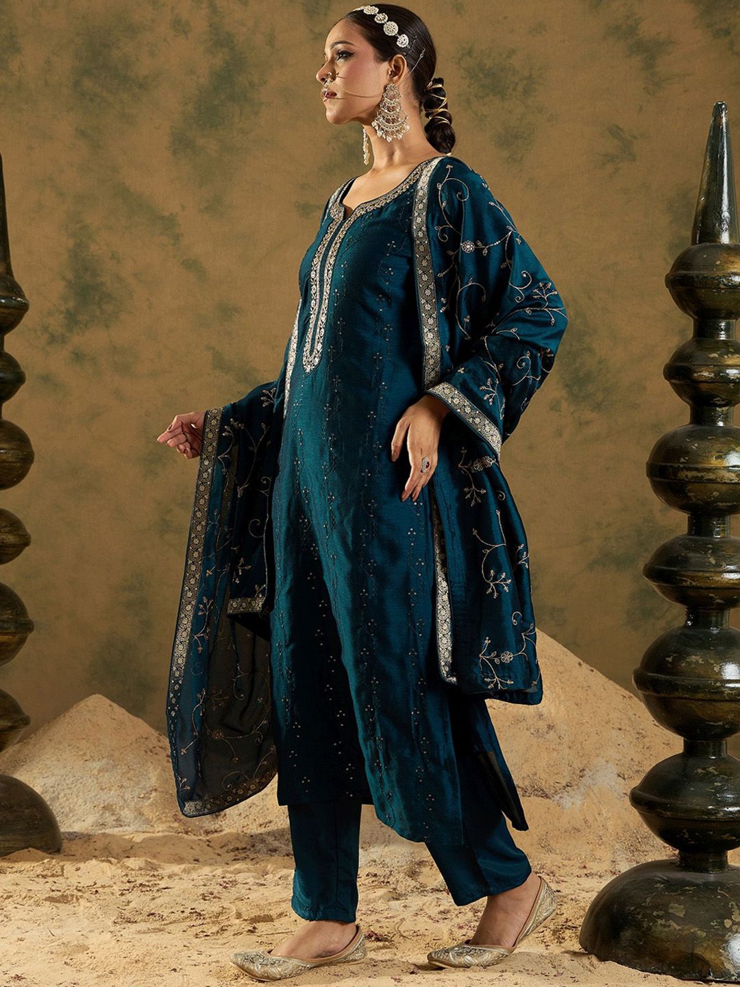 Indyancart IE Women Floral Embroidered Regular Kurta with Trousers & With Dupatta