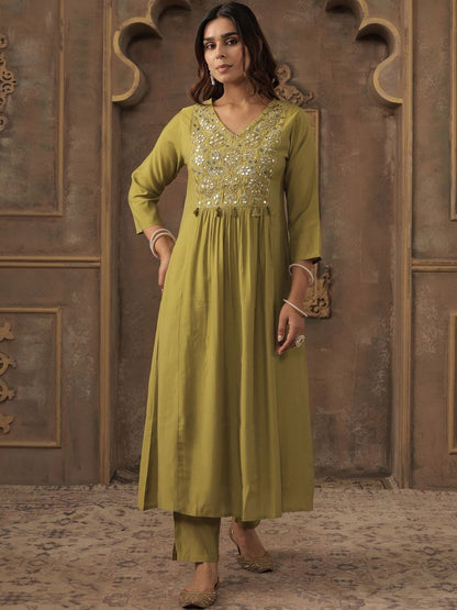 Women Ethnic Motifs Embroidered Pleated Mirror Work Kurta Set
