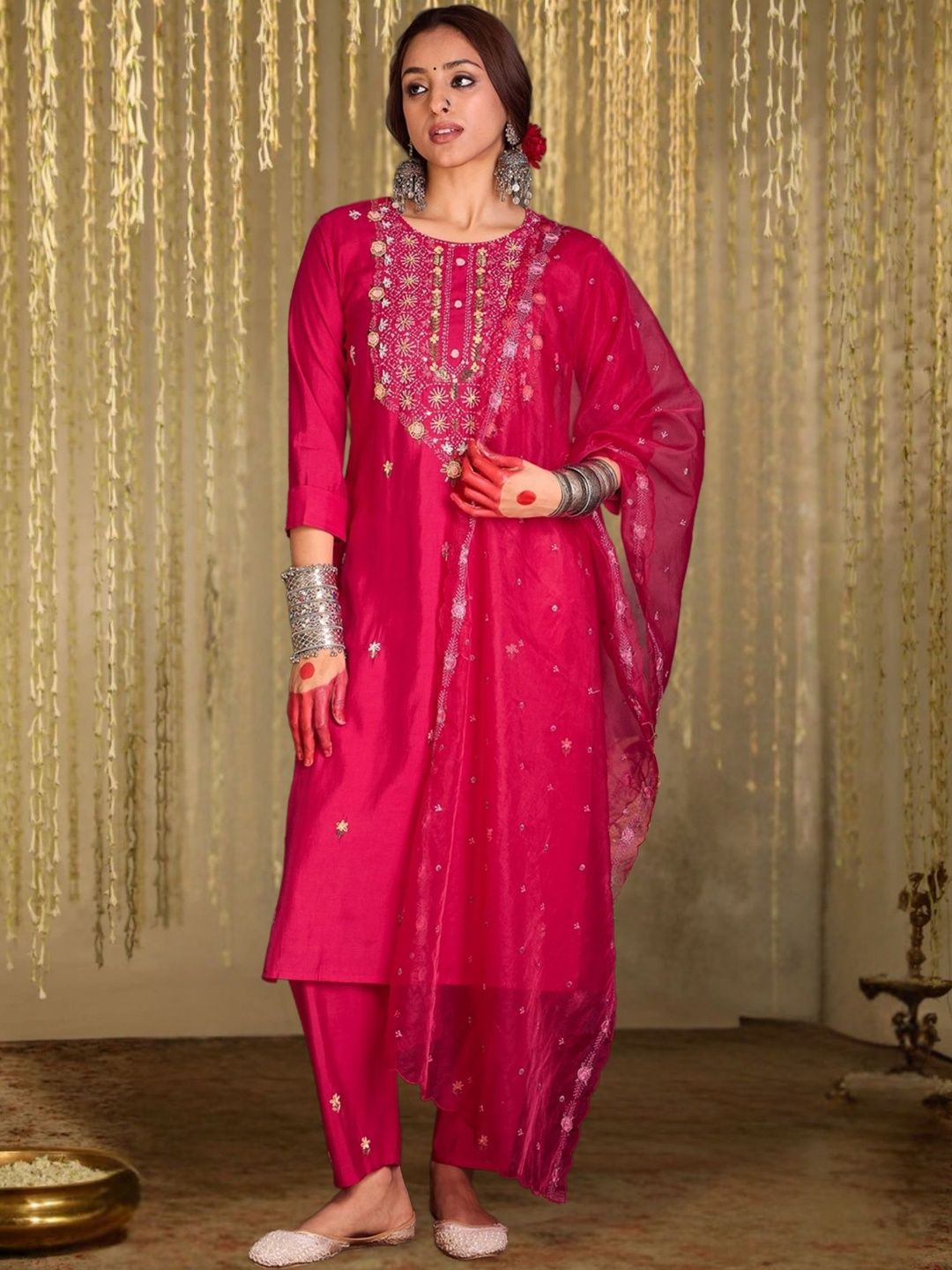 Women Ethnic Motifs Embroidered Regular Thread Work Kurta with Trousers & With Dupatta