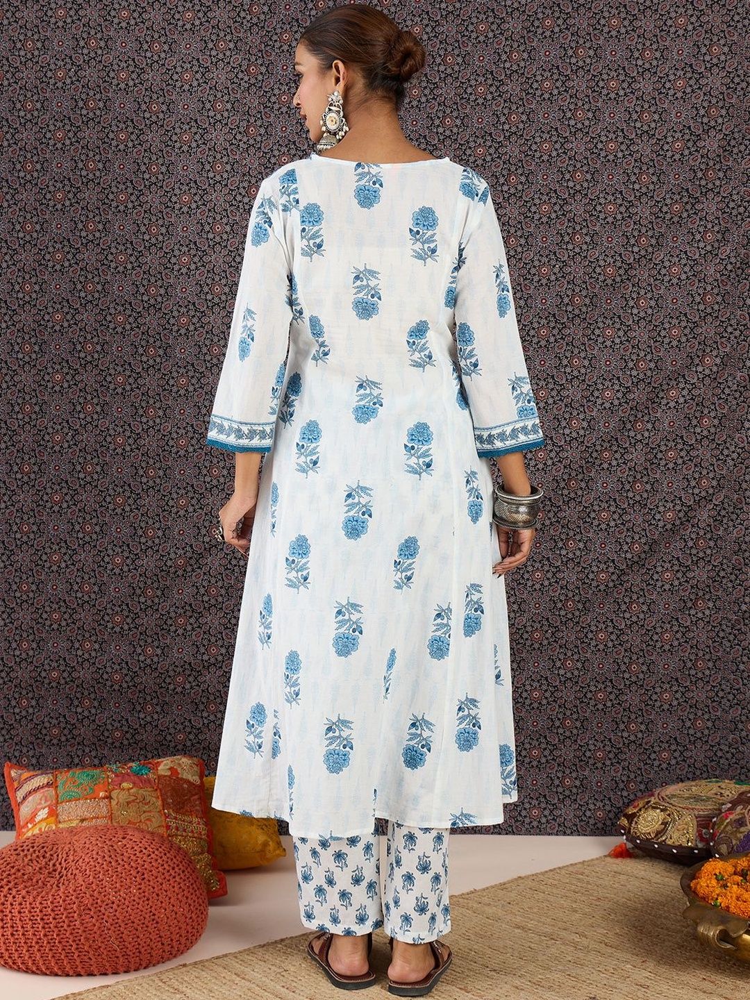 Women Floral Printed Regular Pure Cotton Kurta with Trousers