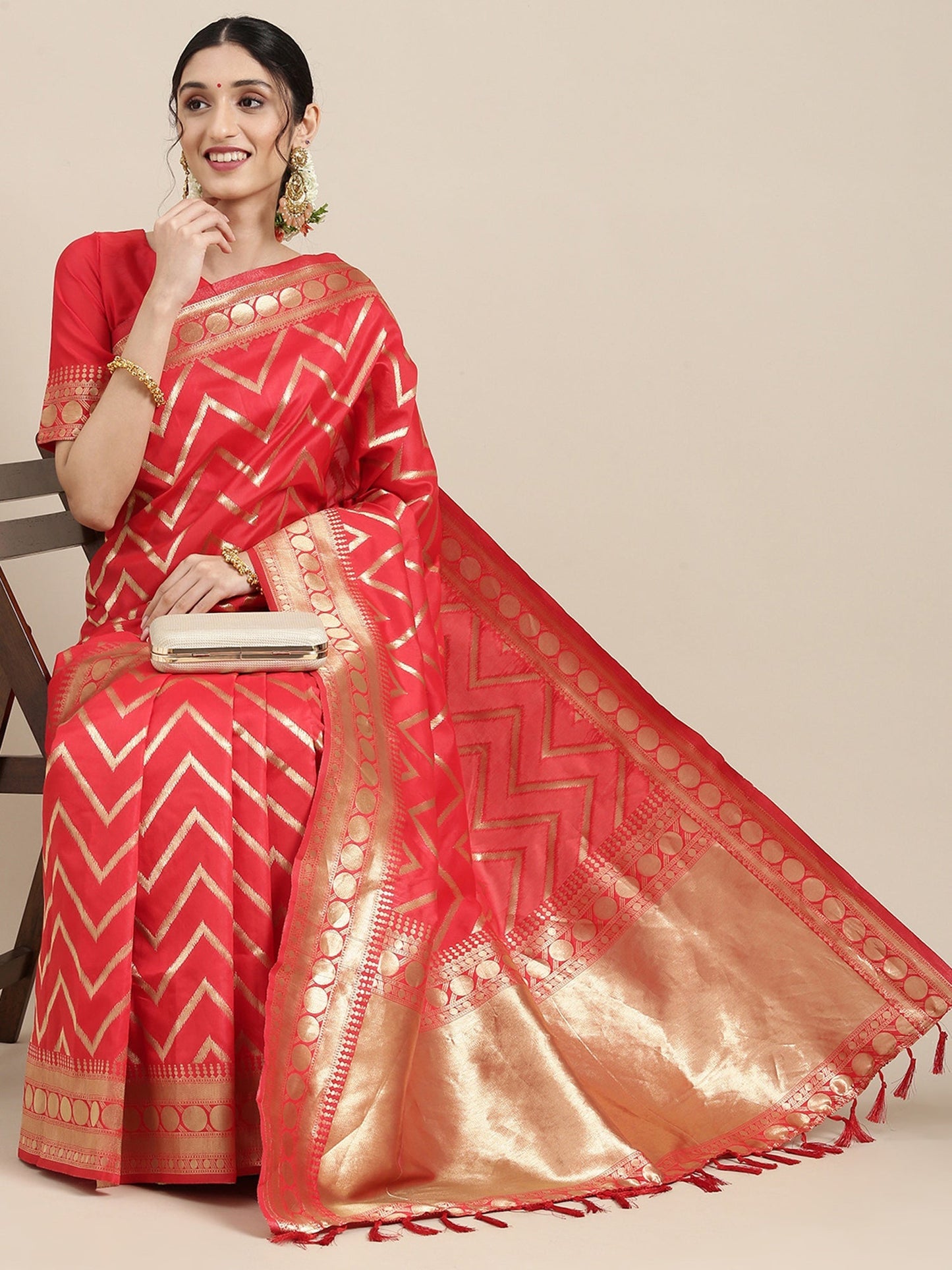 Women's Silk Blend Red Woven Design Celebrity Saree With Blouse Piece