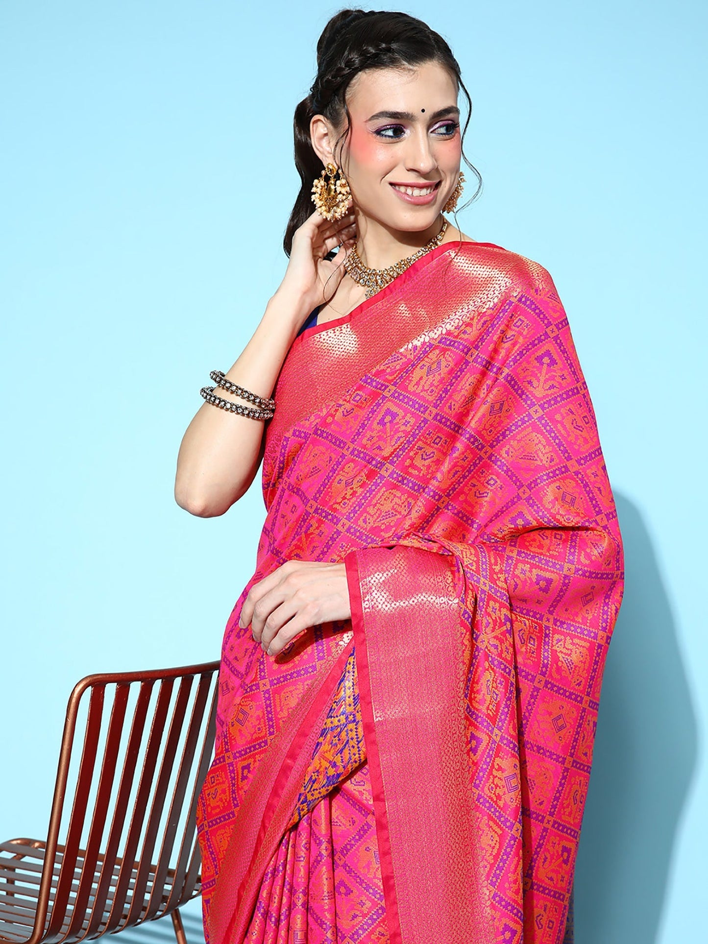 Women's Silk Blend Pink Woven Design Designer Saree With Blouse Piece