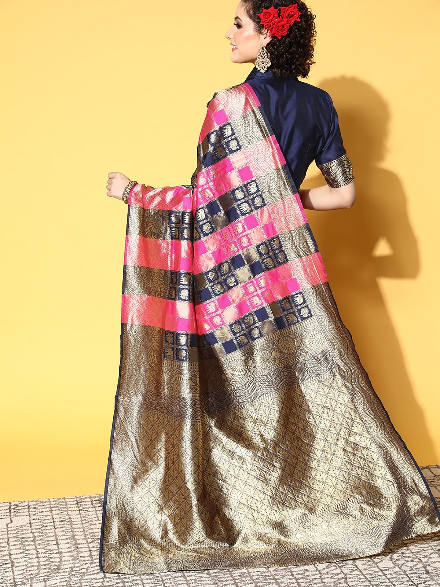 Women's Silk Blend Pink Woven Design Celebrity Saree With Blouse Piece