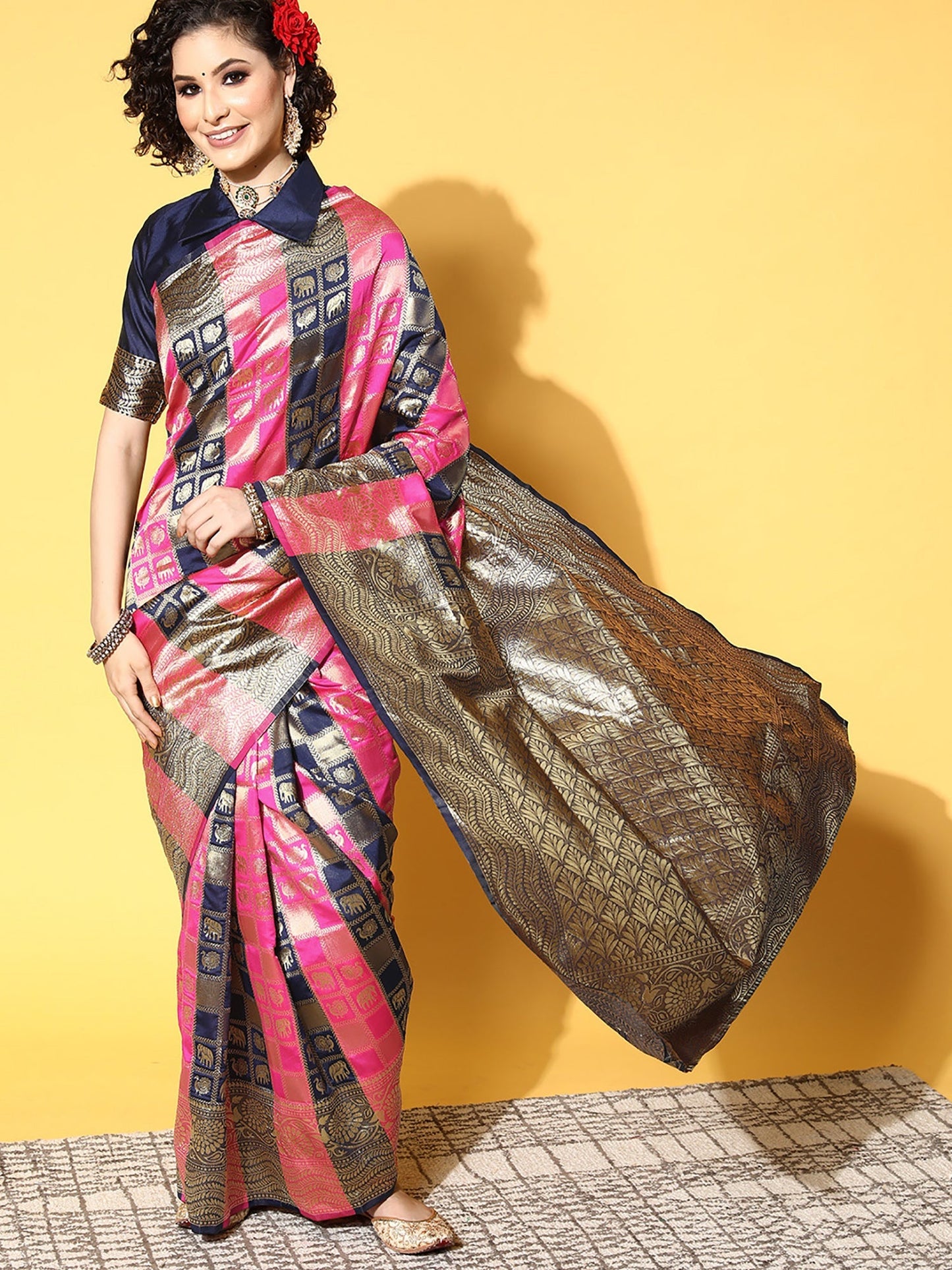 Women's Silk Blend Pink Woven Design Celebrity Saree With Blouse Piece