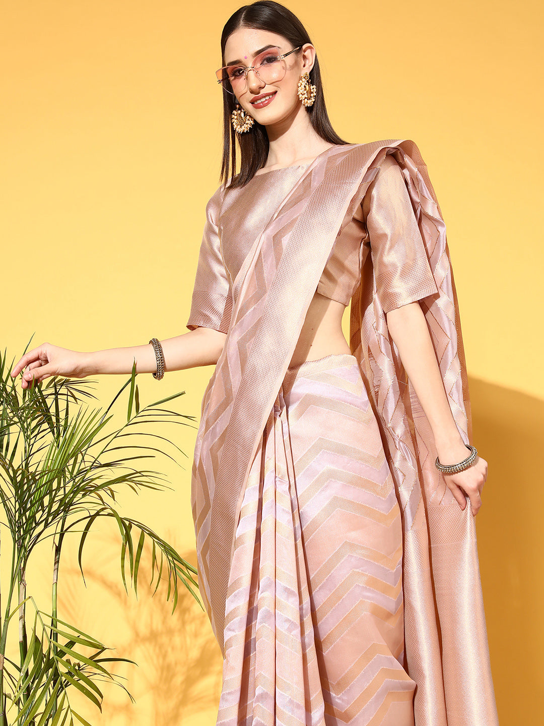 Women's Organza Lavendar Woven Design Handloom Saree With Blouse Piece