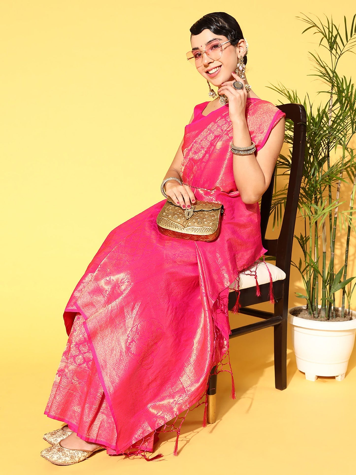 Women's Silk Blend Pink Woven Design Celebrity Saree With Blouse Piece