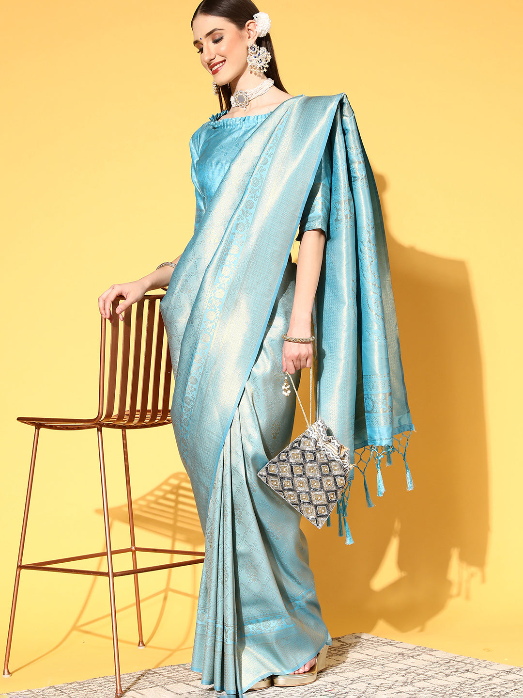 Women's Silk Blend Turquoise Woven Design Handloom Saree With Blouse Piece