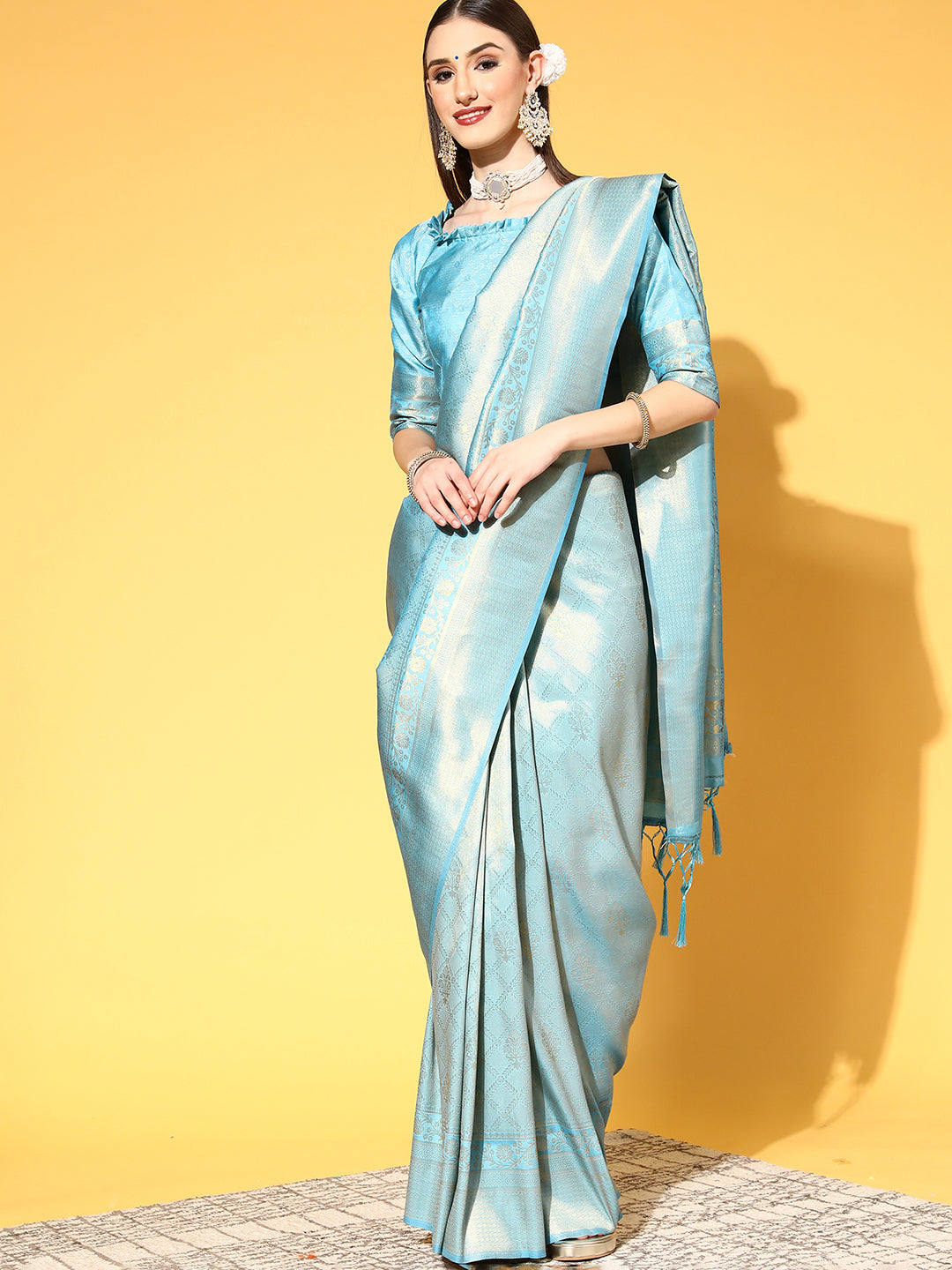 Women's Silk Blend Turquoise Woven Design Handloom Saree With Blouse Piece