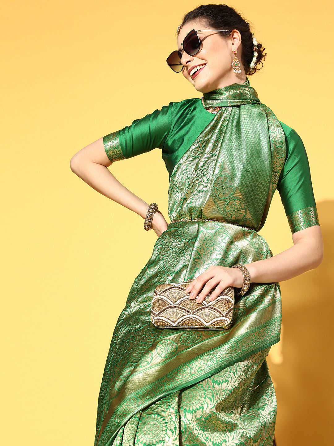 Women's Silk Blend Green Woven Design Celebrity Saree With Blouse Piece