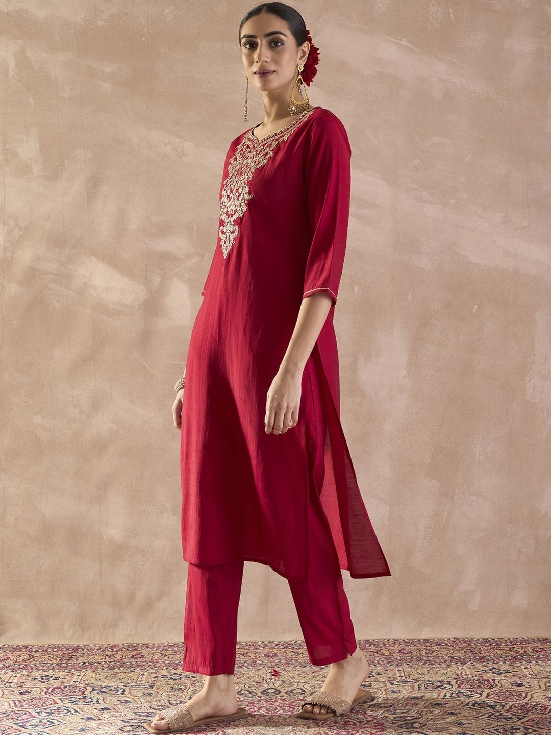 Floral Embroidered Round Neck Thread Work Kurta With Trouser