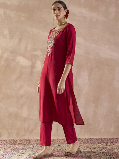 Floral Embroidered Round Neck Thread Work Kurta With Trouser