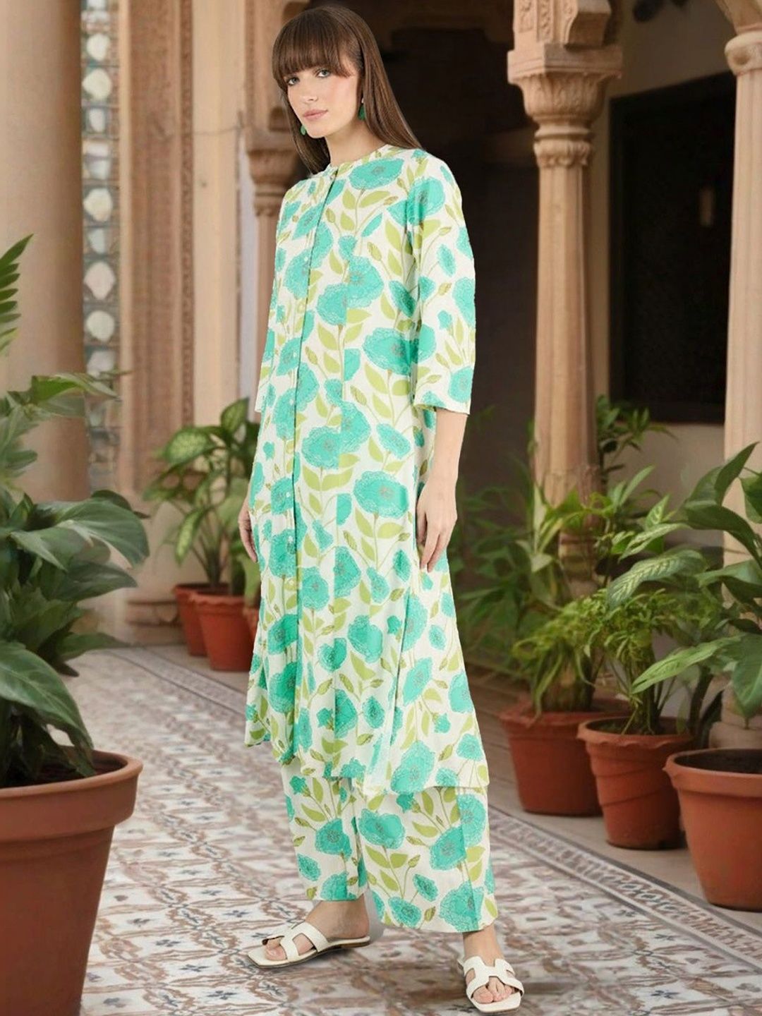 Women Floral Printed Regular Kurta with Palazzos