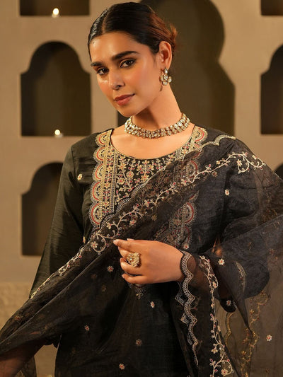 Indyancart IE Women Ethnic Motifs Embroidered Kurta With Trousers & Dupatta Kurta Sets