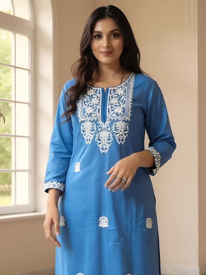 Women Ethnic Motifs Embroidered Thread Work Kurta With Trousers