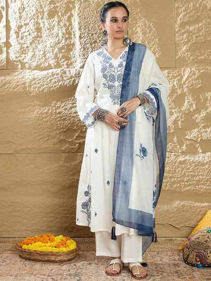 Indyancart IE Women Floral Embroidered Pure Cotton Kurta with Trousers & Dupatta