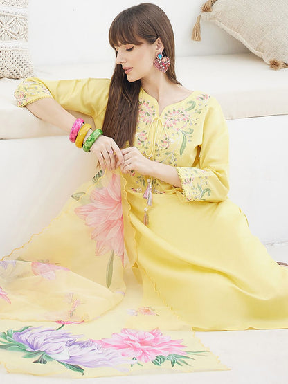 Floral Embroidered Straight Thread Work Kurta With Trousers & Dupatta