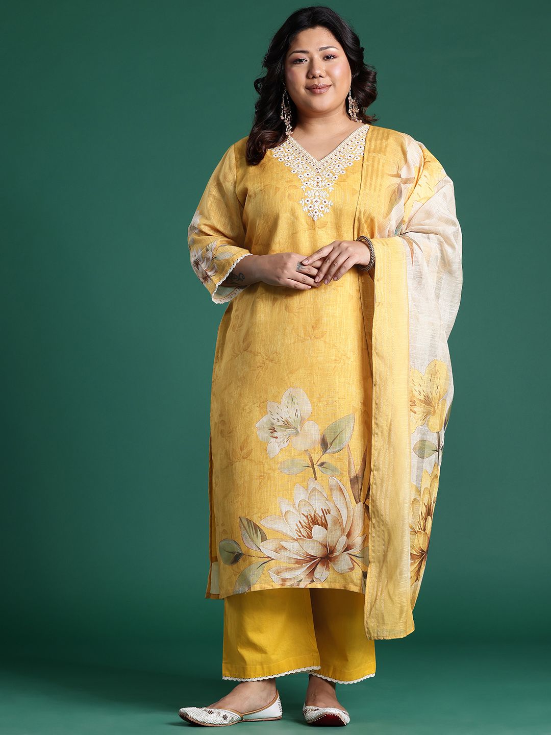 Indyancart Women's Plus Size Floral Print Regular Thread Work Kurta with Palazzos & Dupatta