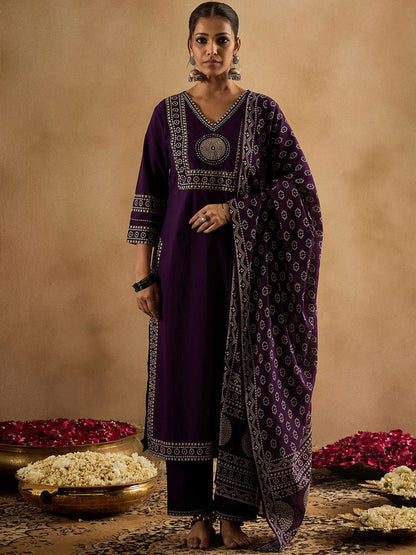 Floral Printed Pure Cotton Straight Kurta With Trousers & Dupatta