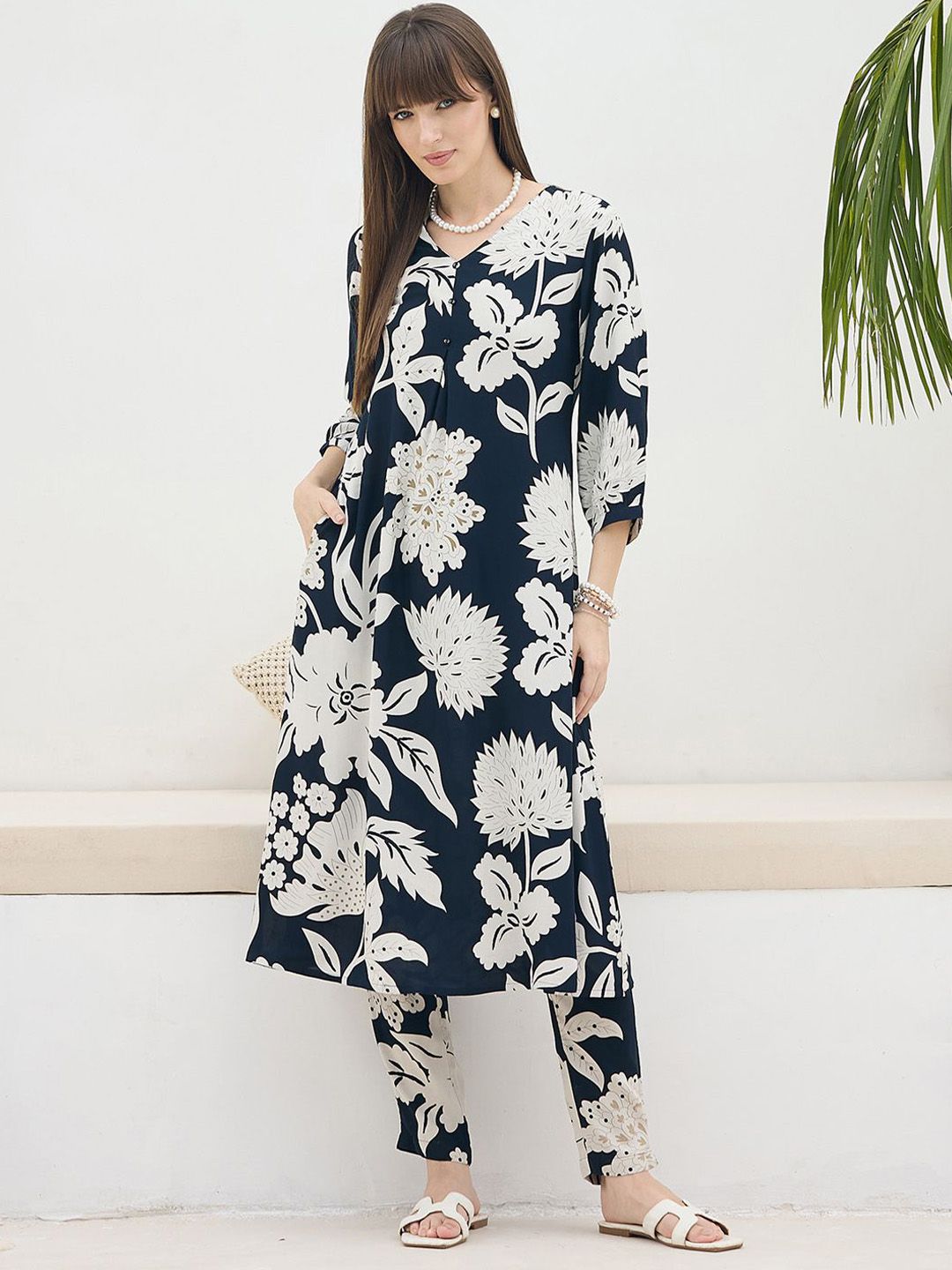Indyancart IE Floral Printed V-Neck Tunic & Trousers
