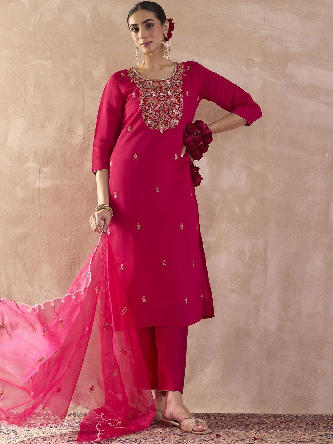 Floral Embroidered Regular Thread Work Straight Kurta With Trousers & Dupatta