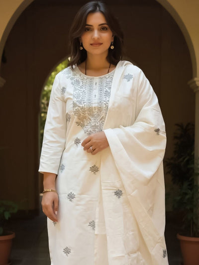 Indyancart IE Women Floral Embroidered Round Neck Cotton Kurta with Trousers & Dupatta