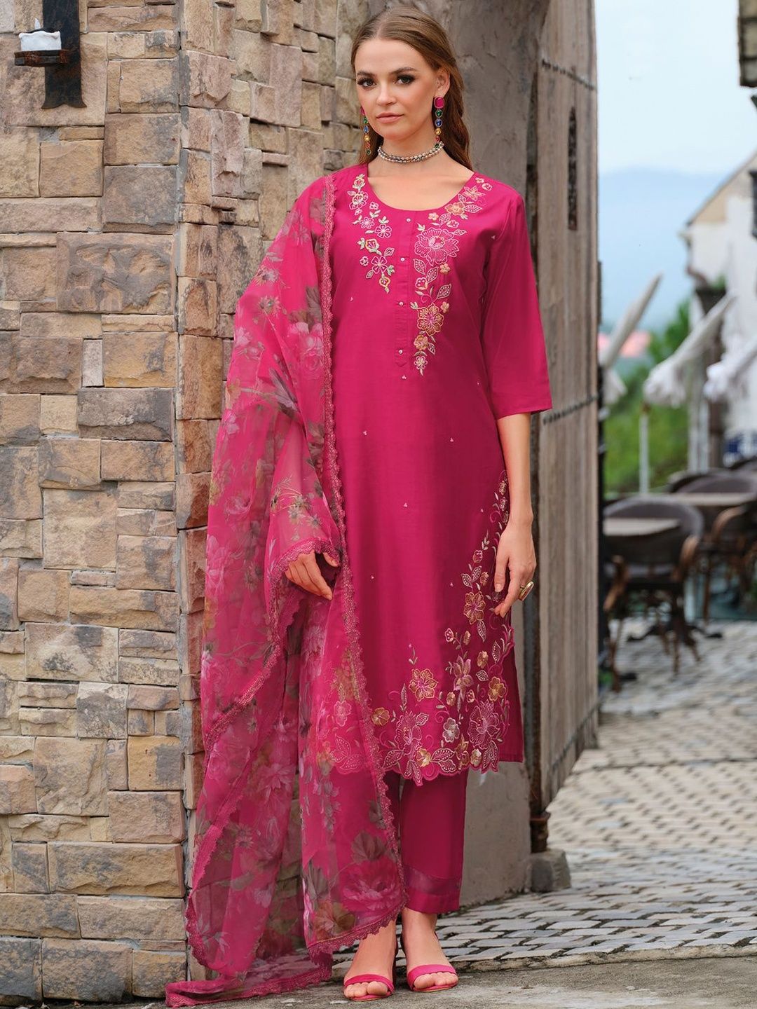 Women Floral Embroidered Kurta with Trousers & Dupatta
