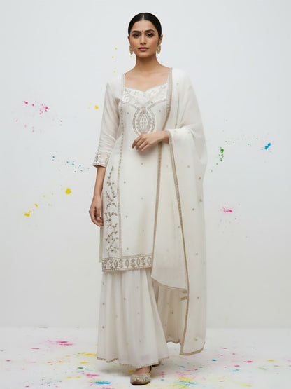 Indyancart VA Women Ethnic Motifs Embroidered Regular Thread Work Kurta with Sharara & With Dupatta