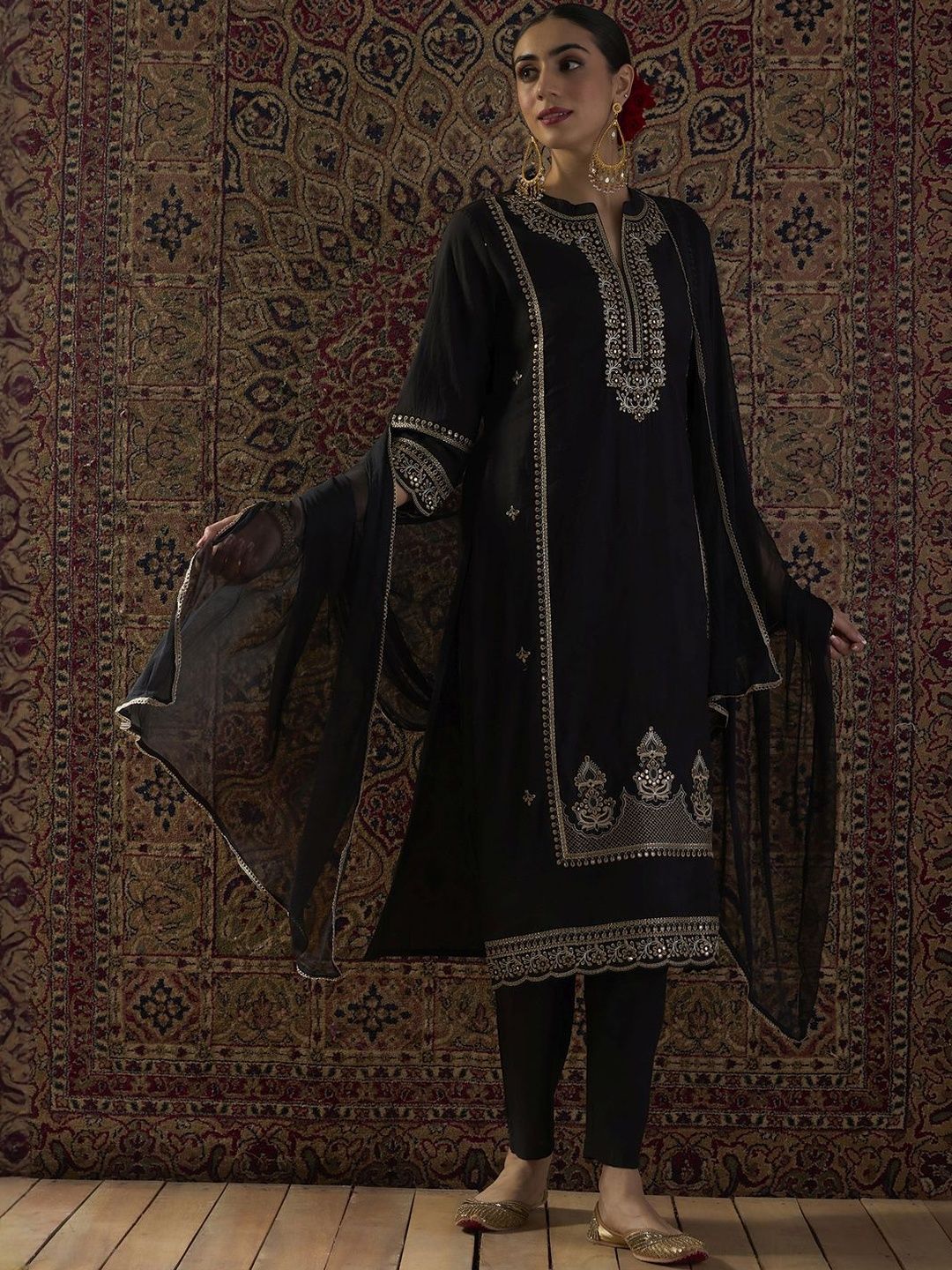 Ethnic Motifs Embroidered Mandarin Collar Straight Kurta & Trousers With Dupatta