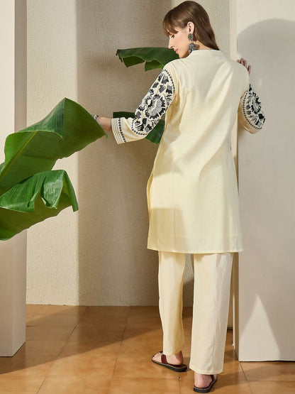 Women Ethnic Motifs Embroidered Straight Kurta Palazzos Set
