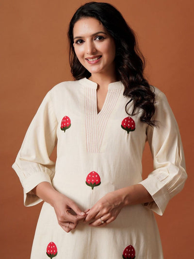 Indyancart IE Women Floral Embroidered Mandarin Collar Thread Work Cotton Kurta with Trousers