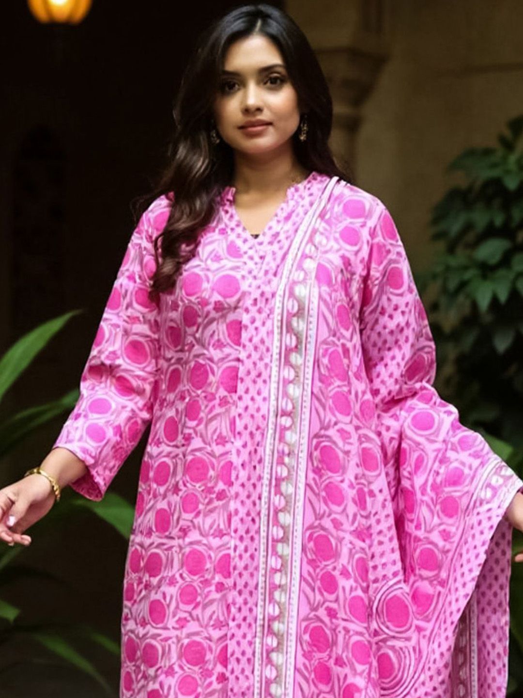Women Floral Printed Cotton Kurta with Trousers & Dupatta