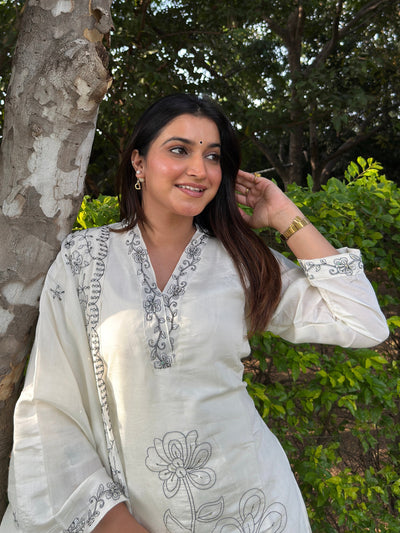 Indyancart VV Kavya Silk Blend Embroidered Straight Kurta Set with Trousers & Dupatta