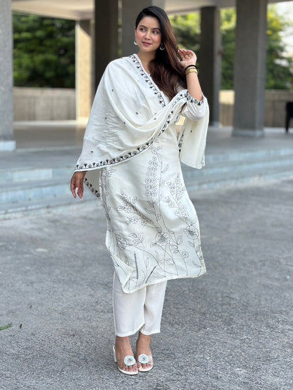 Dhiyona VV Shruta White Kurta and Pant Dupatta Sets Silk Blend Fabrics with Embroidery