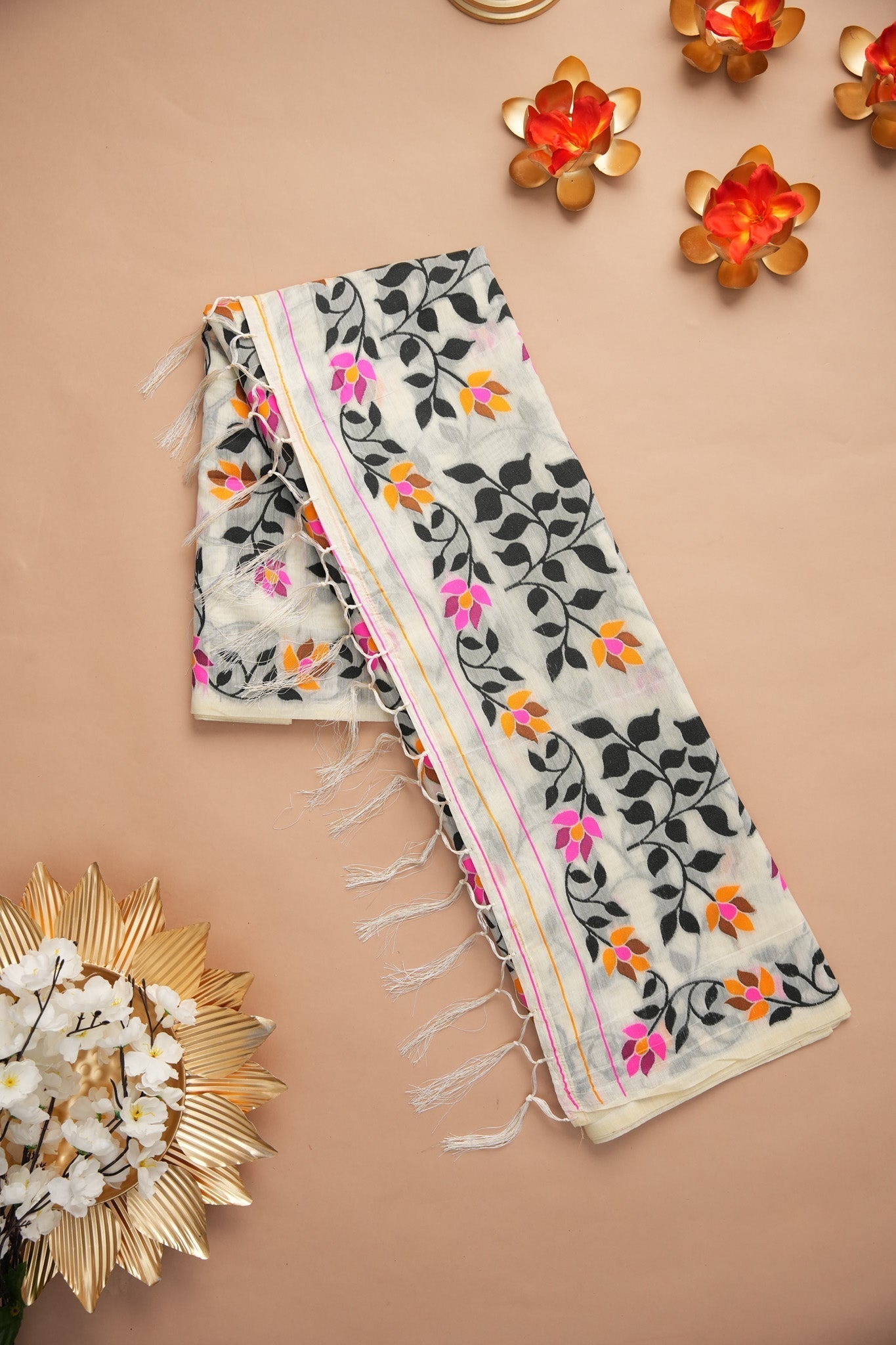 Dhiyona GR Women's Soumya Urbanic Elegance White Cotton Jamdani Saree