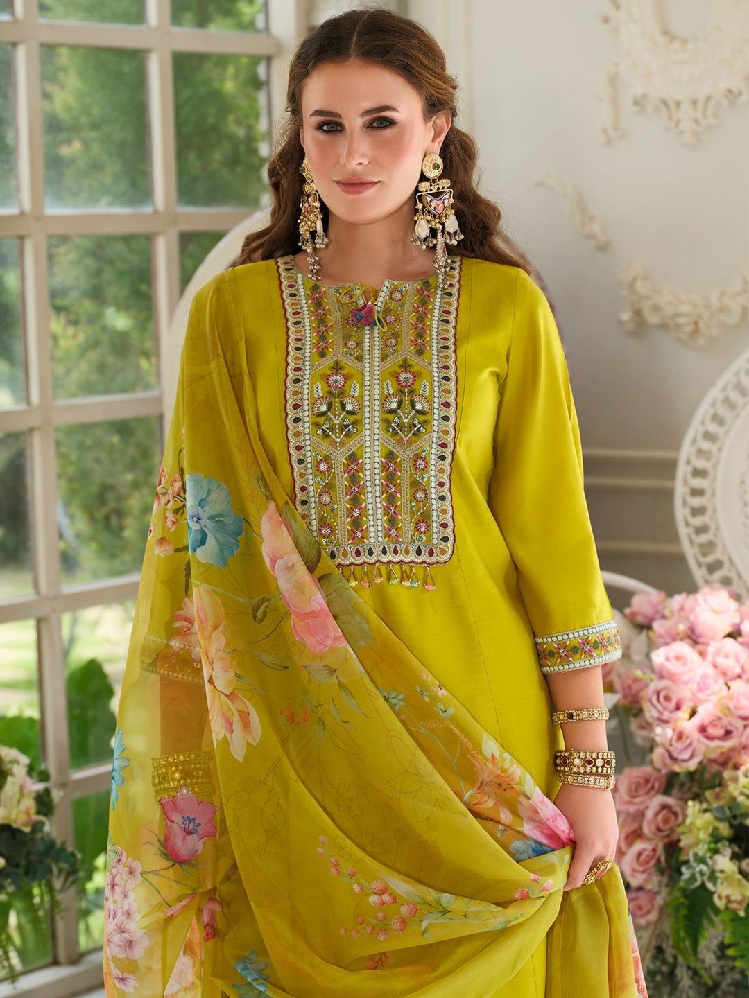 Women Embroidered Thread Work Kurta with Trousers & Dupatta