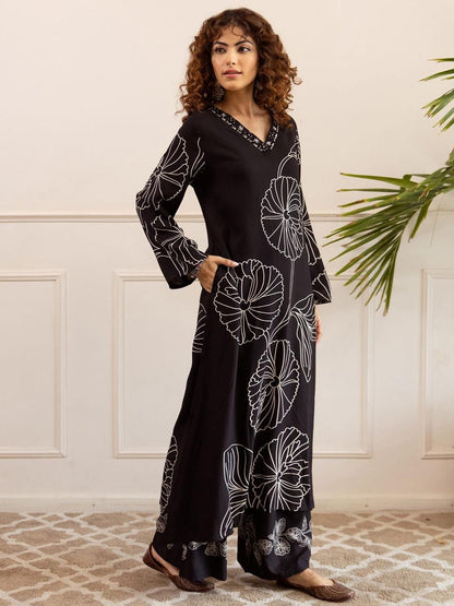 Women Floral Printed Regular Sequinned Kurta with Palazzos