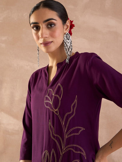 Floral Embroidered Mandarin Collar Thread Work Straight Kurta With Trousers