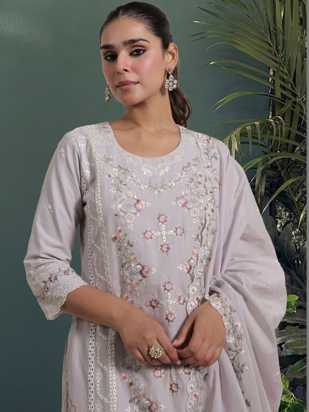 Women Floral Embroidered Regular Thread Work Pure Cotton Kurta with Trousers & With Dupatta