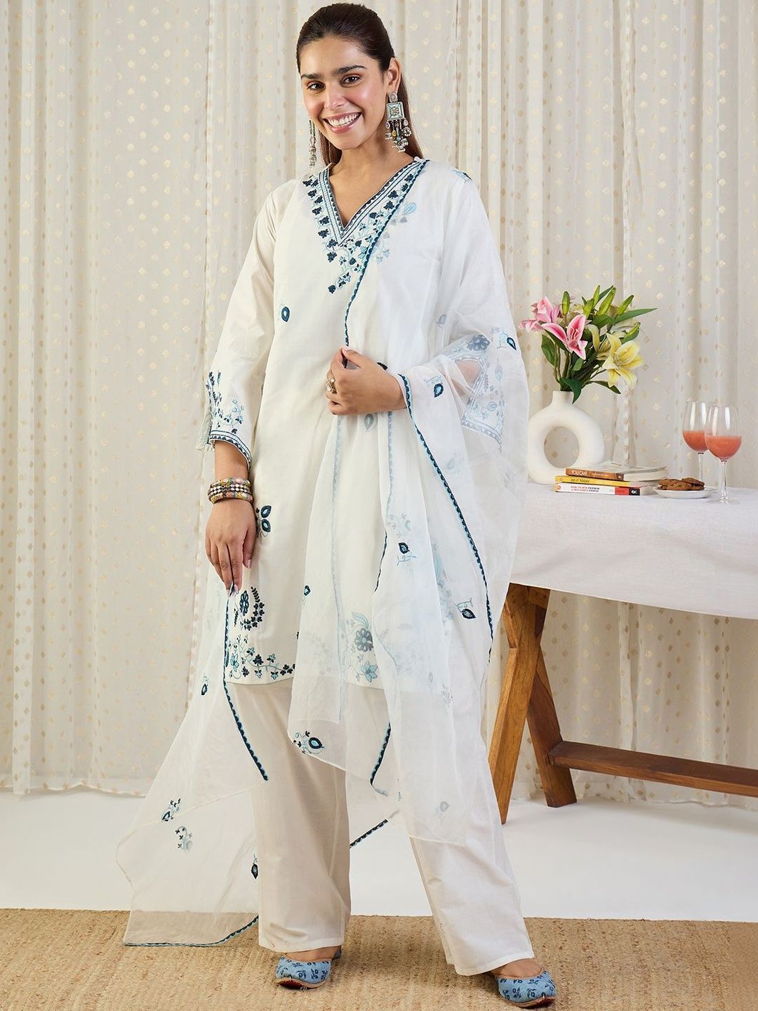 Women Ethnic Motifs Embroidered Thread Work Kurta with Palazzos & With Dupatta