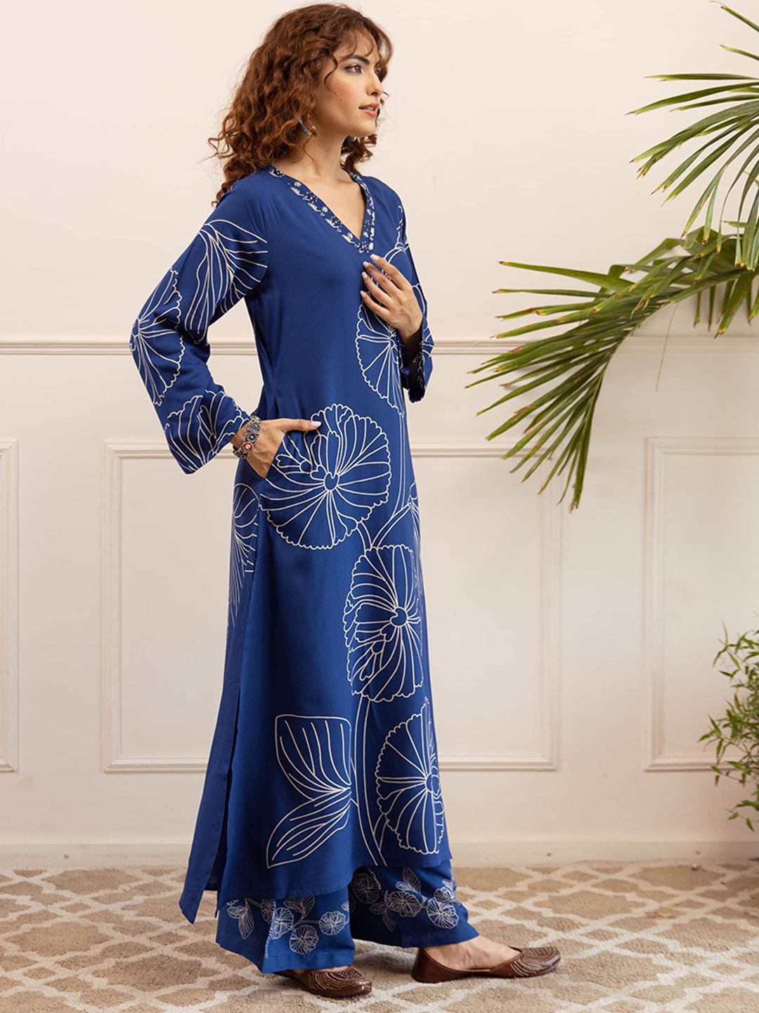 Indyancart SN Women's Floral Printed V-Neck Straight Kurta & Palazzo